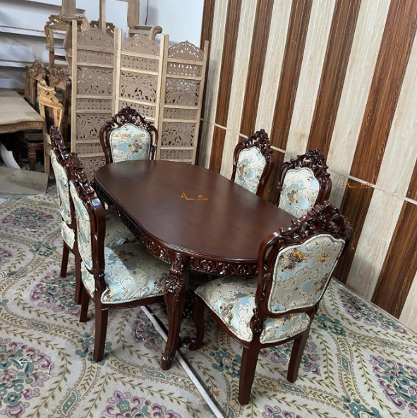 میز ناهارخوری سلطنتی